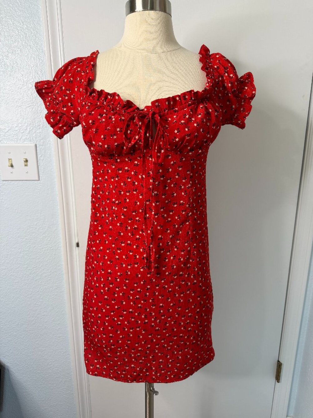Princess Polly Red Floral Smocked Mini Dress Puff Sleeve Cottagecore Size 8